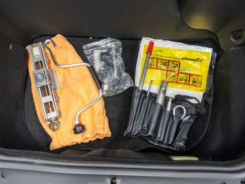 Used 2005 Porsche 911 Turbo image 35