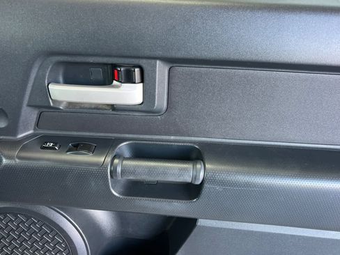 Used 2009 Toyota FJ Cruiser 4WD image 18