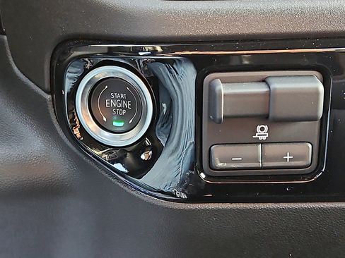 Certified 2025 GMC Sierra 1500 Elevation image 22