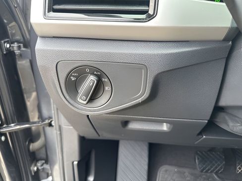 Used 2022 Volkswagen Atlas SE image 29