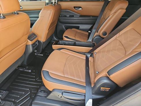 Certified 2023 Nissan Pathfinder Platinum FWD image 19