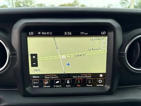 Used 2022 Jeep Wrangler Unlimited Sahara AWD/4WD image 24