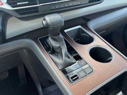 Used 2021 Toyota Sienna LE image 25