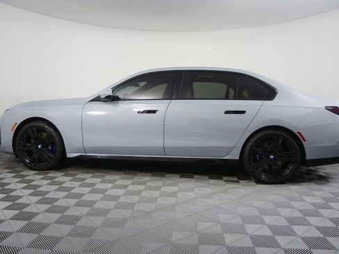 Certified 2023 BMW 760i xDrive image 7