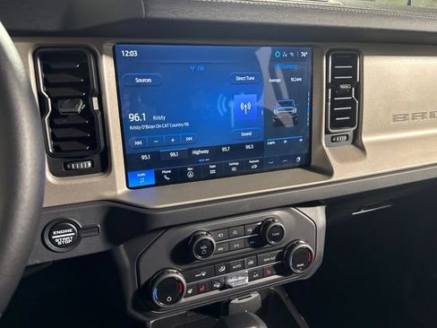 Used 2025 Ford Bronco Outer Banks AWD/4WD image 34