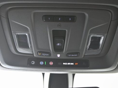 Used 2022 Chevrolet Silverado 1500 LTZ image 35