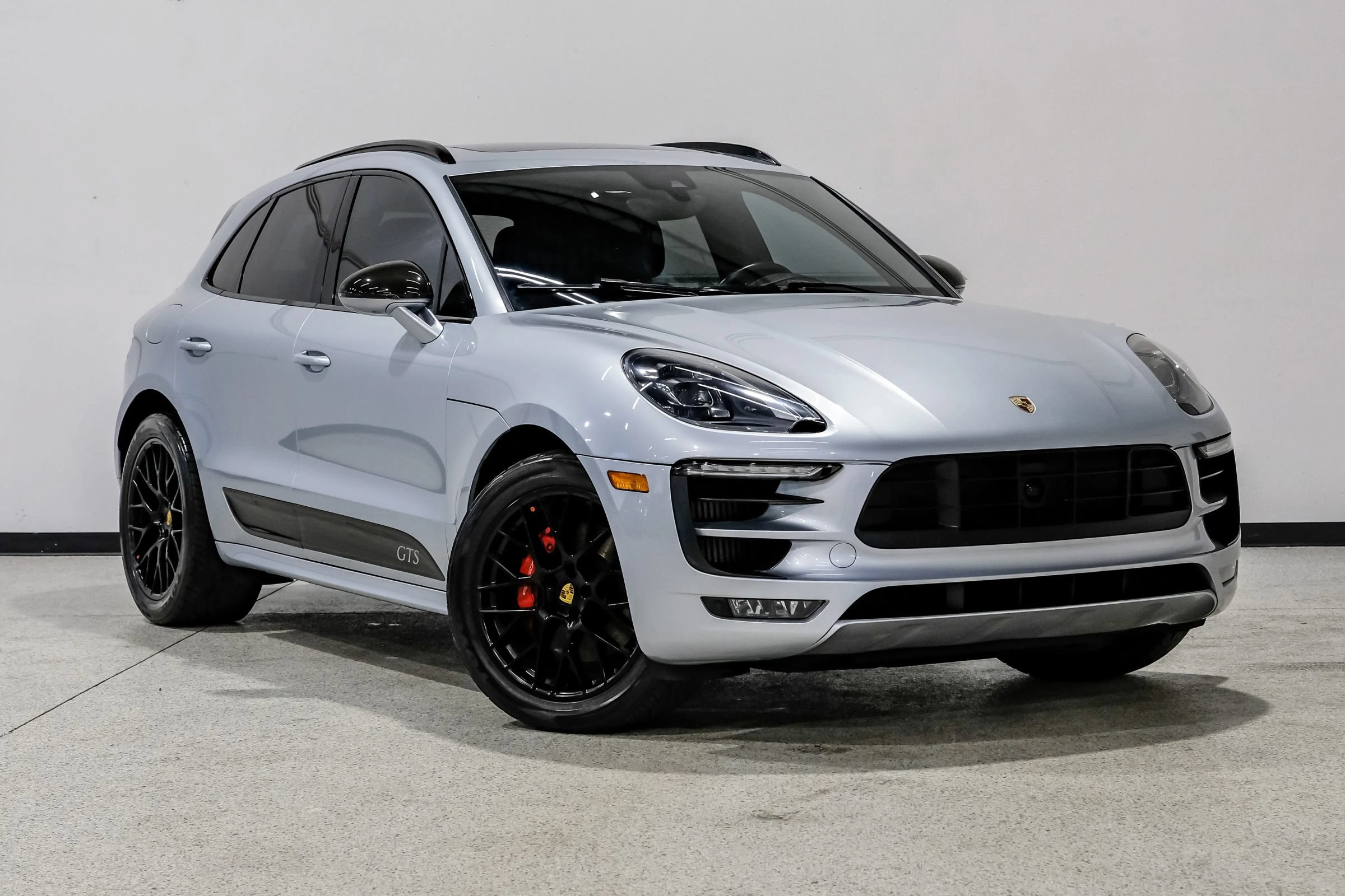 Used 2018 Porsche Macan GTS w/ Premium Package Plus AWD/4WD image 4