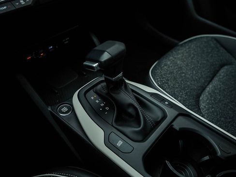 New 2025 Kia K4 GT-Line w/ GT-Line Sunroof Package image 25