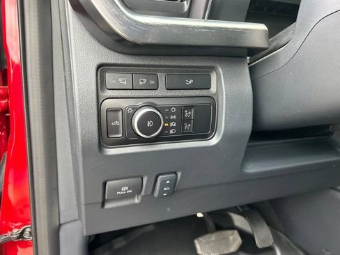 Used 2023 Ford F250 Lariat w/ Lariat Ultimate Package AWD/4WD image 18
