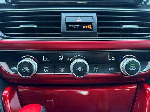 Used 2018 Honda Accord Sport image 17