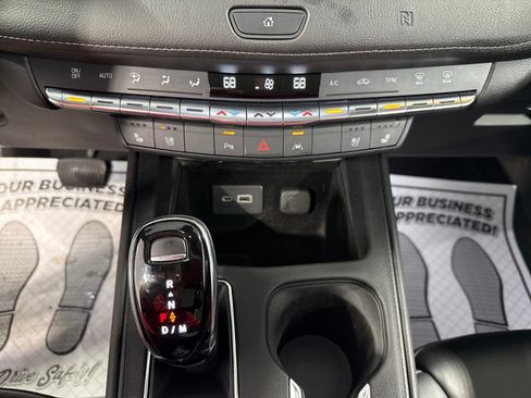 Used 2020 Cadillac XT4 Premium Luxury AWD/4WD image 37