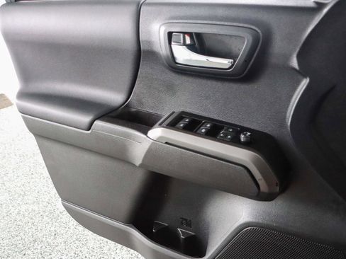 Used 2023 Toyota Tacoma TRD Off-Road image 22