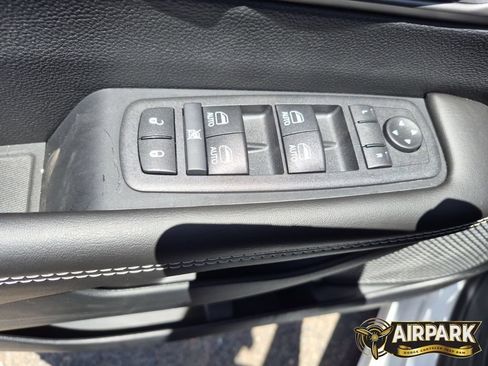 New 2027 Chrysler Pacifica Select FWD image 17