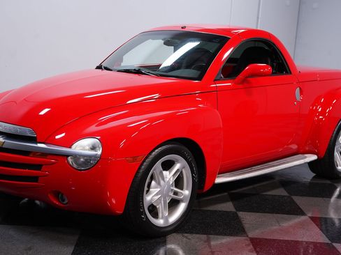 Used 2005 Chevrolet SSR image 6
