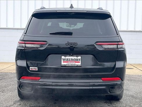 Used 2023 Jeep Grand Cherokee L Overland w/ Advanced Protech Group III image 5