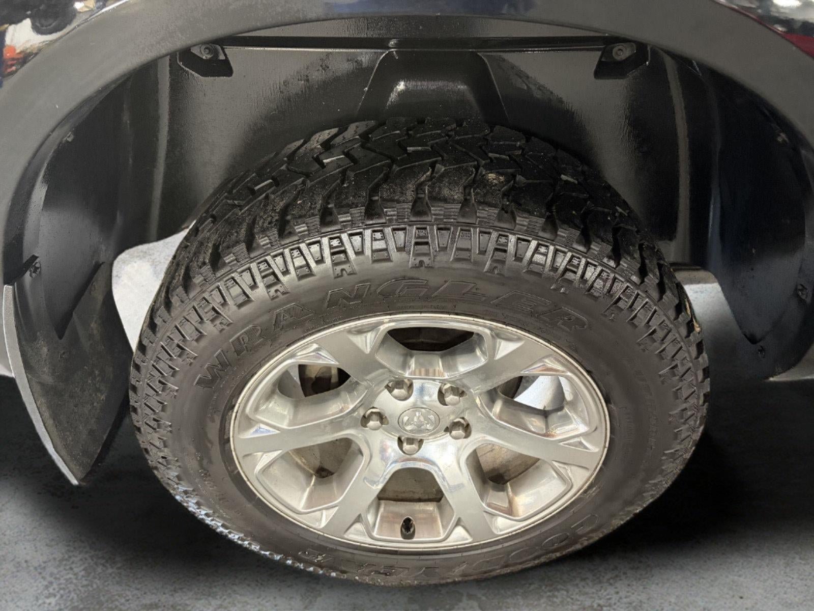 Used 2014 RAM 1500 Laramie AWD/4WD image 26