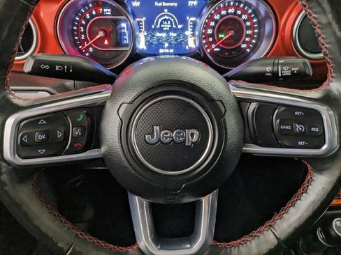 Used 2021 Jeep Gladiator Rubicon AWD/4WD image 11