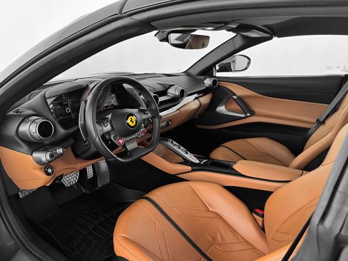 Used 2021 Ferrari 812 GTS image 14