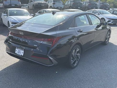 New 2026 Hyundai Elantra Limited FWD image 8