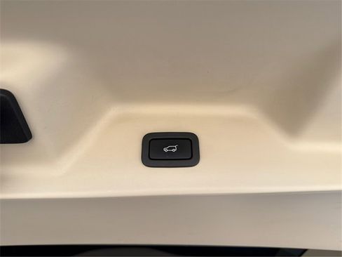 Used 2015 Land Rover Range Rover Autobiography image 29