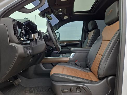 Used 2024 Chevrolet Silverado 3500 High Country w/ High Country Premium Package AWD/4WD image 24