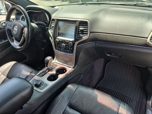 Used 2017 Jeep Grand Cherokee Limited AWD/4WD image 27