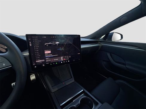 Used 2025 Tesla Model S Plaid image 30