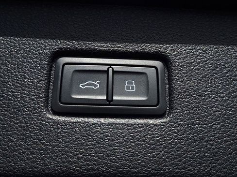 Used 2024 Audi Q7 3.0T Premium Plus image 31