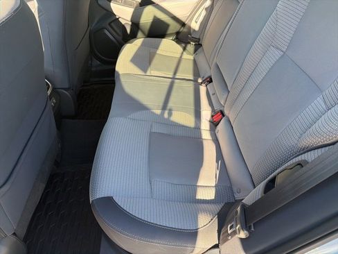 Used 2022 Subaru Outback Premium image 19