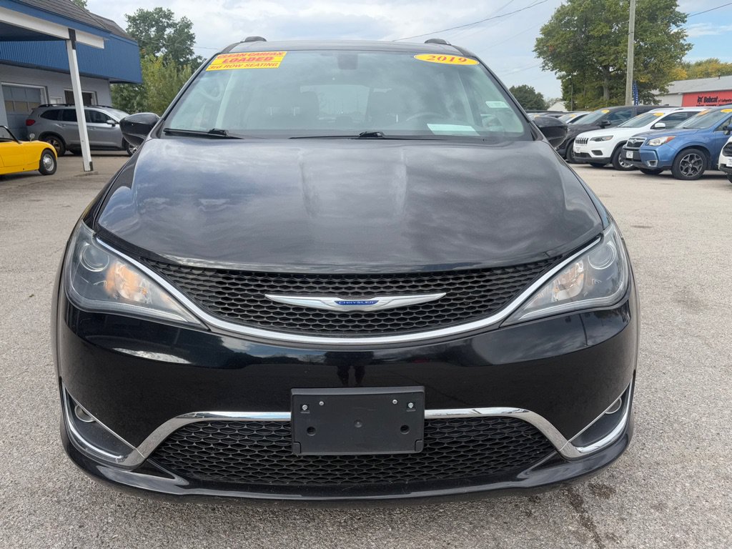Used 2019 Chrysler Pacifica Touring-L FWD image 8