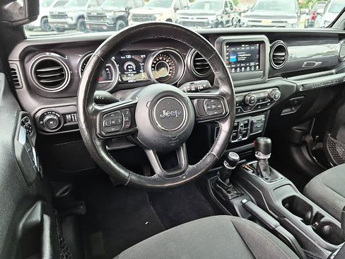 Used 2021 Jeep Wrangler Unlimited Sport AWD/4WD image 29