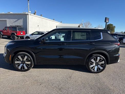 New 2026 Mitsubishi Outlander SEL image 4