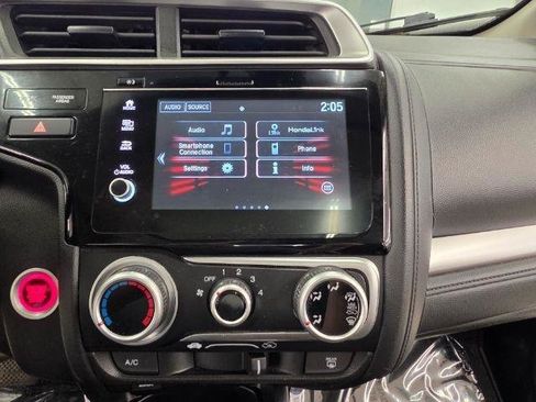 Used 2018 Honda Fit EX image 17