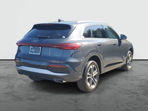 Used 2025 Audi Q5 Premium w/ Convenience Package AWD/4WD image 4