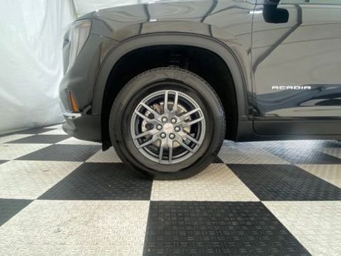 Used 2025 GMC Acadia Elevation image 9