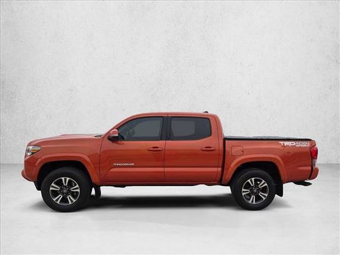 Certified 2017 Toyota Tacoma TRD Sport image 9