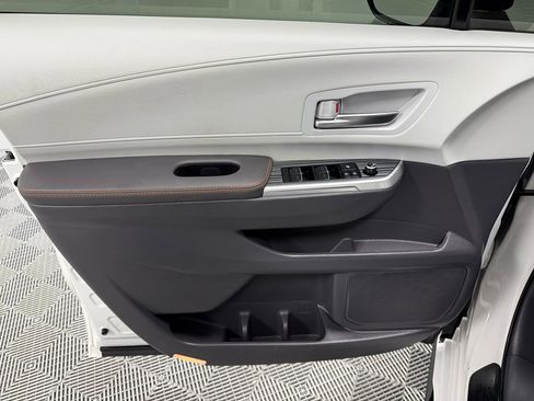 Used 2024 Toyota Sienna XSE image 12