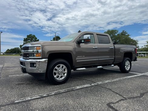 Used 2015 Chevrolet Silverado 2500 LTZ w/ LTZ Plus Package AWD/4WD image 2