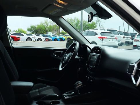 Used 2021 Kia Soul S image 31