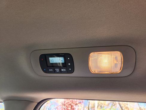 Used 2023 Honda Odyssey Elite image 18