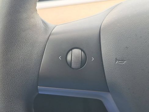 Used 2022 Tesla Model Y Performance AWD/4WD image 23