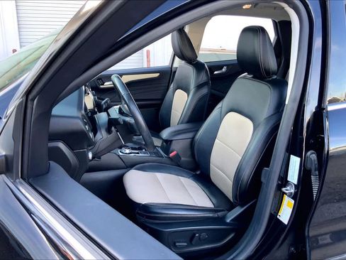 Used 2021 Ford Escape Titanium w/ Titanium Elite Package image 8