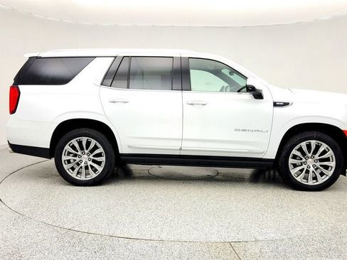 Used 2024 GMC Yukon Denali w/ Denali Reserve Package image 4