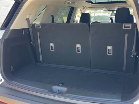 New 2025 Nissan Pathfinder SV w/ SV Premium Package image 24