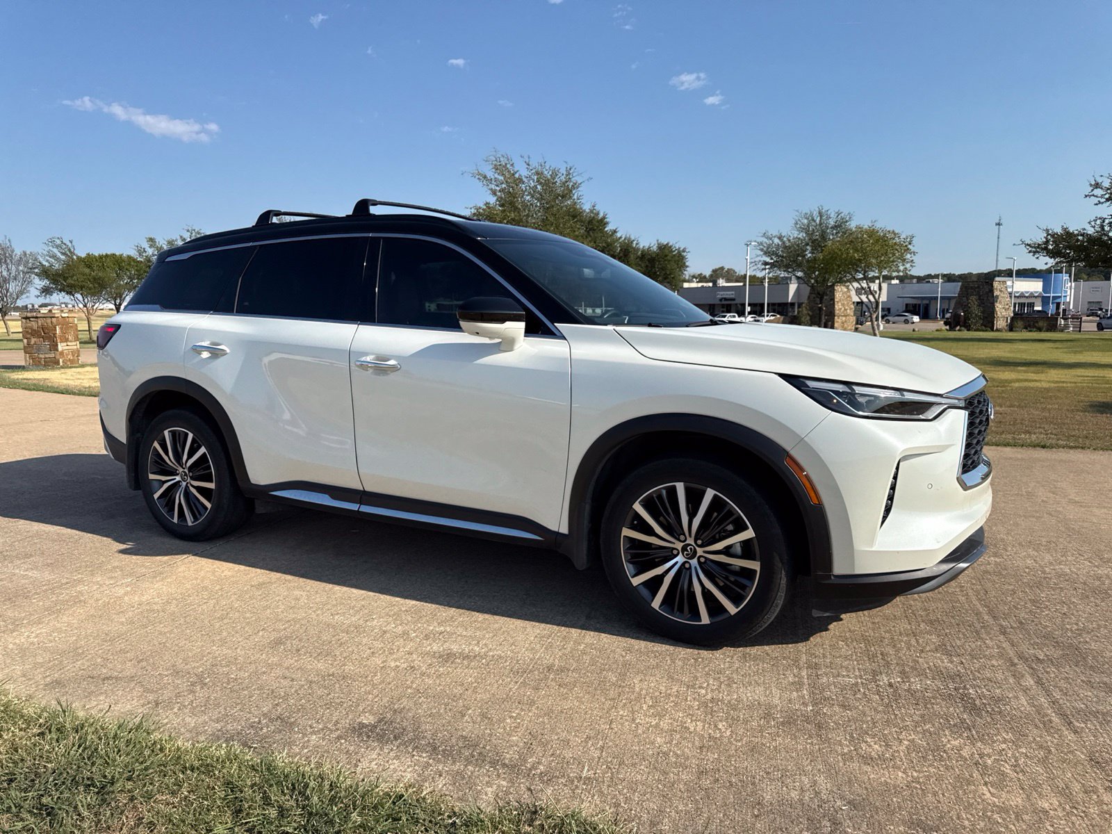 Used 2025 INFINITI QX60 Autograph w/ Cargo Package AWD/4WD image 3
