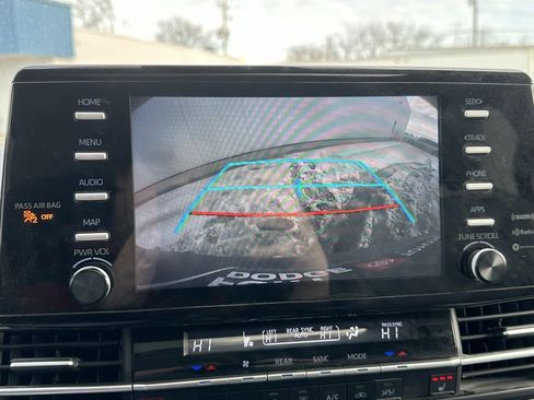 Used 2021 Toyota Sienna XLE image 33