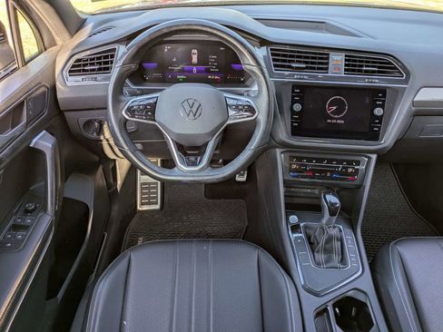 Used 2023 Volkswagen Tiguan SE R-Line FWD image 16