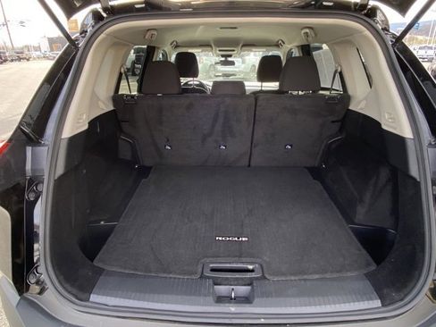 Used 2023 Nissan Rogue S image 9
