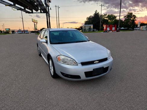 Used 2012 Chevrolet Impala LTZ FWD image 2