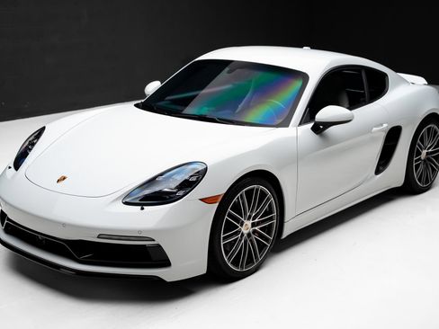 Used 2025 Porsche 718 Cayman GTS RWD image 5